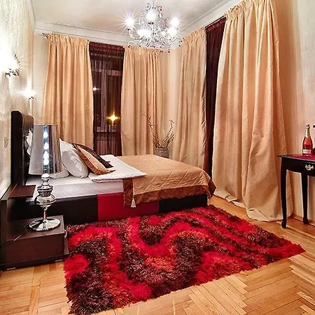 Zolotoy Kvadrat *